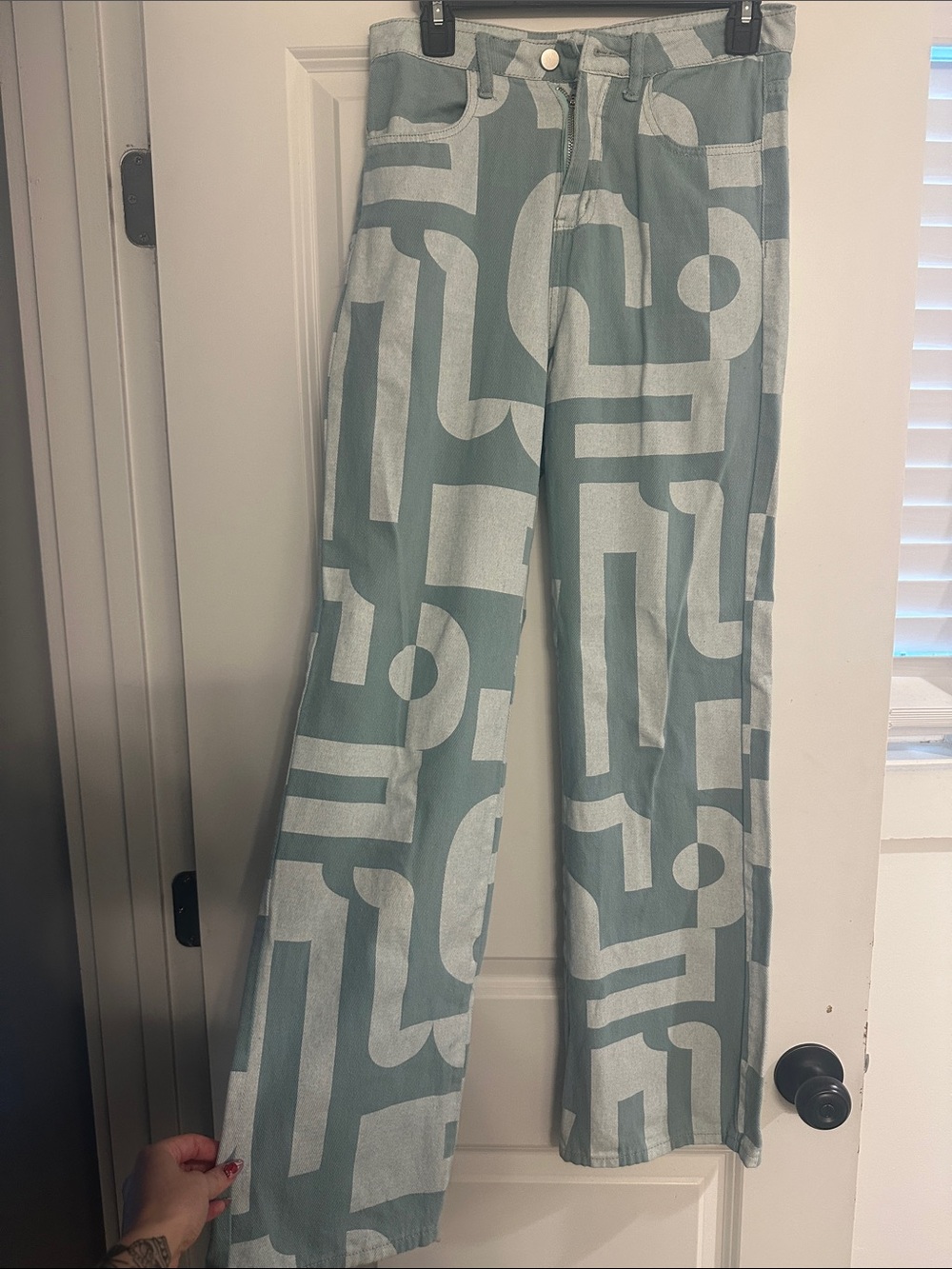 Wide Leg Graphic Print Jeans in Sage/White